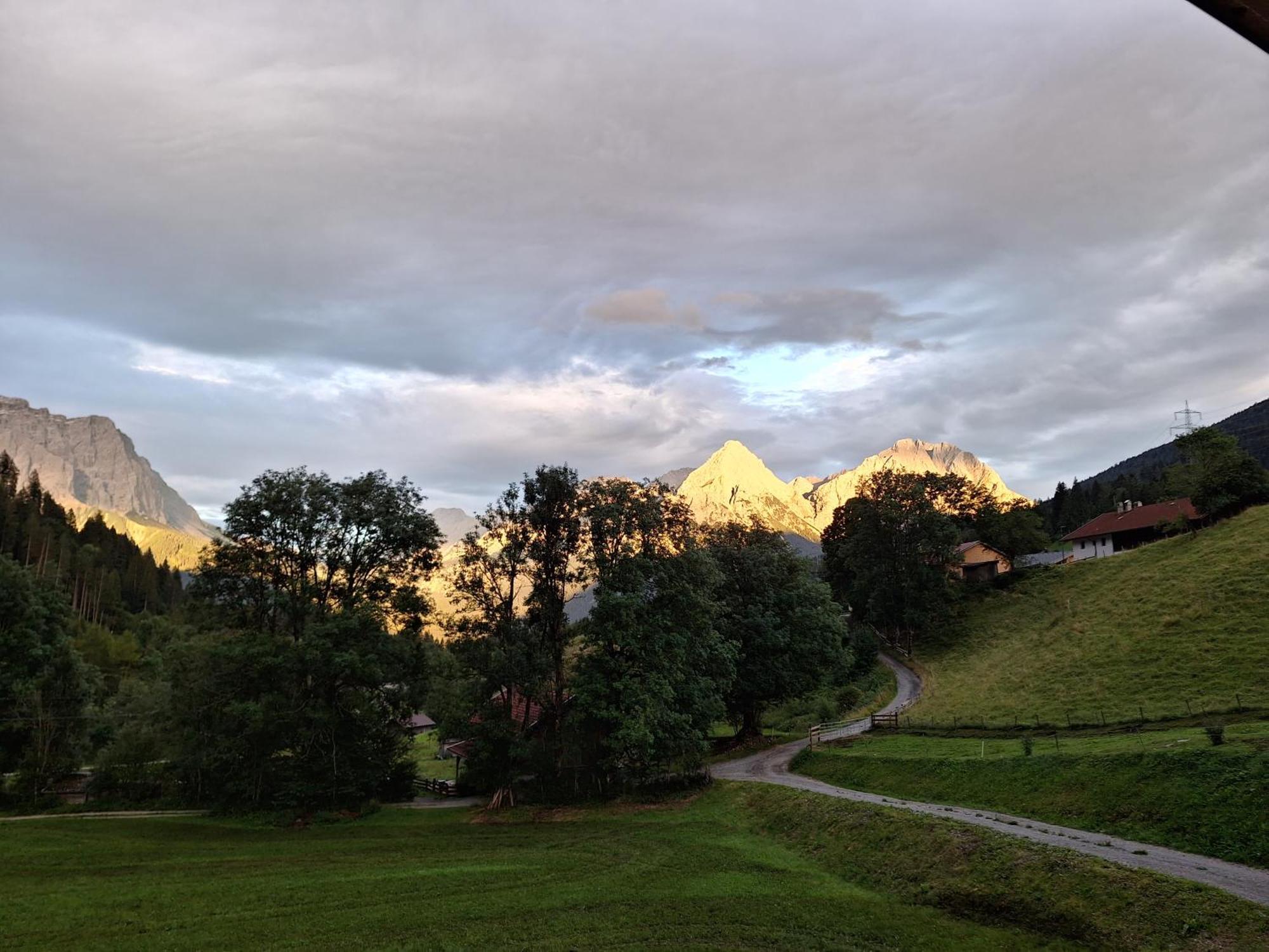 Motthof Apartman Lermoos Kültér fotó